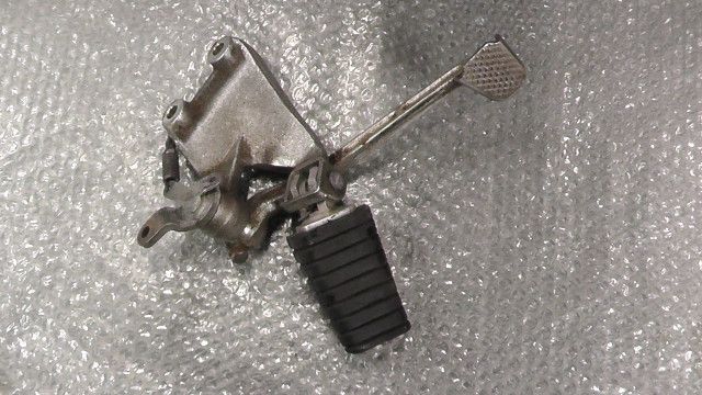 V-MAX JYA2WEE09KA005xxx の ステップ 右 ブレーキペダル 1757642754