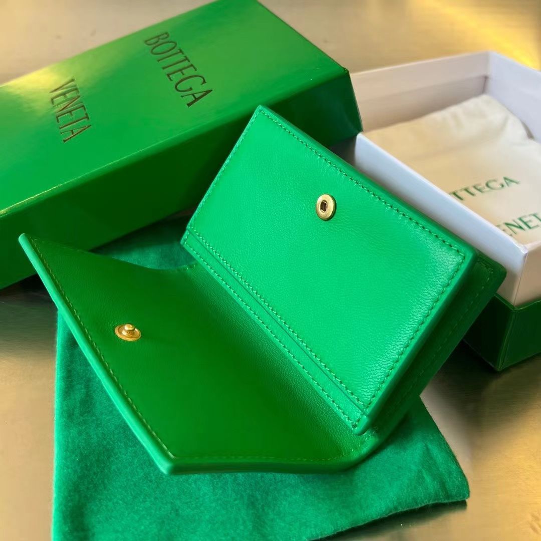 ボッテガヴェネタ　カセット　二つ折り財布　カードケース　グリーン緑