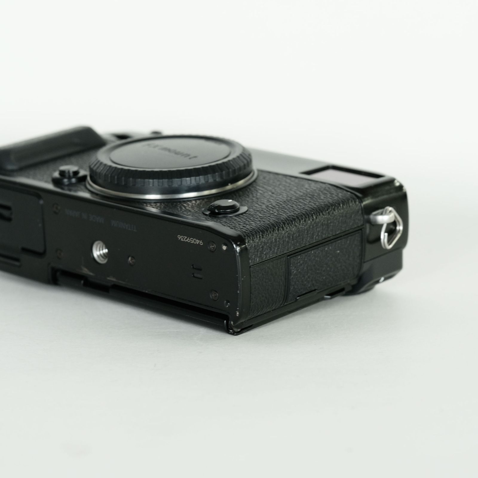 富士フイルム - FUJIFILM X-Pro3 DRブラック シャッター数少 僕の中で中心にいるカメラ、FUJIFILM X-Pro3 DRブラック。｜記憶