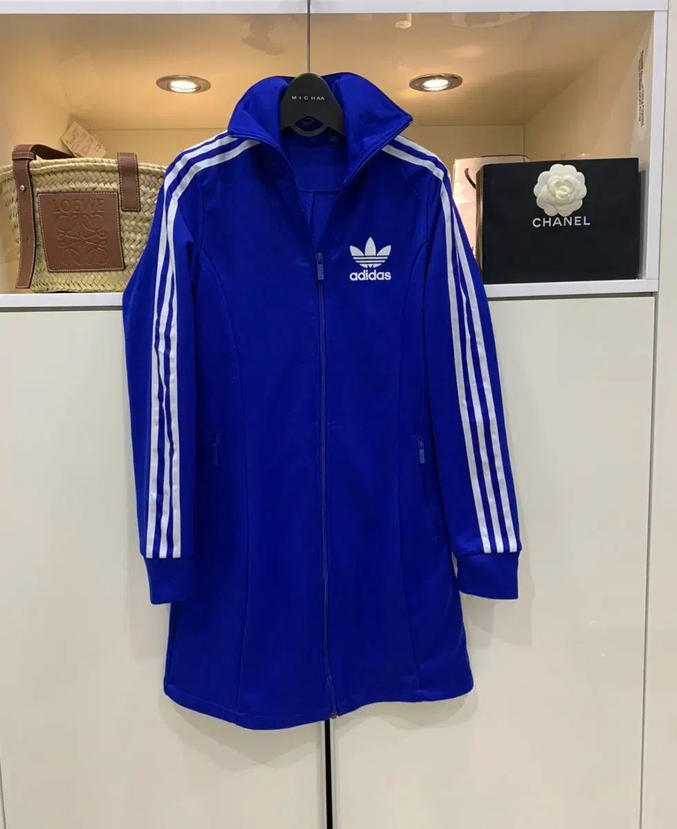 adidas アディダス