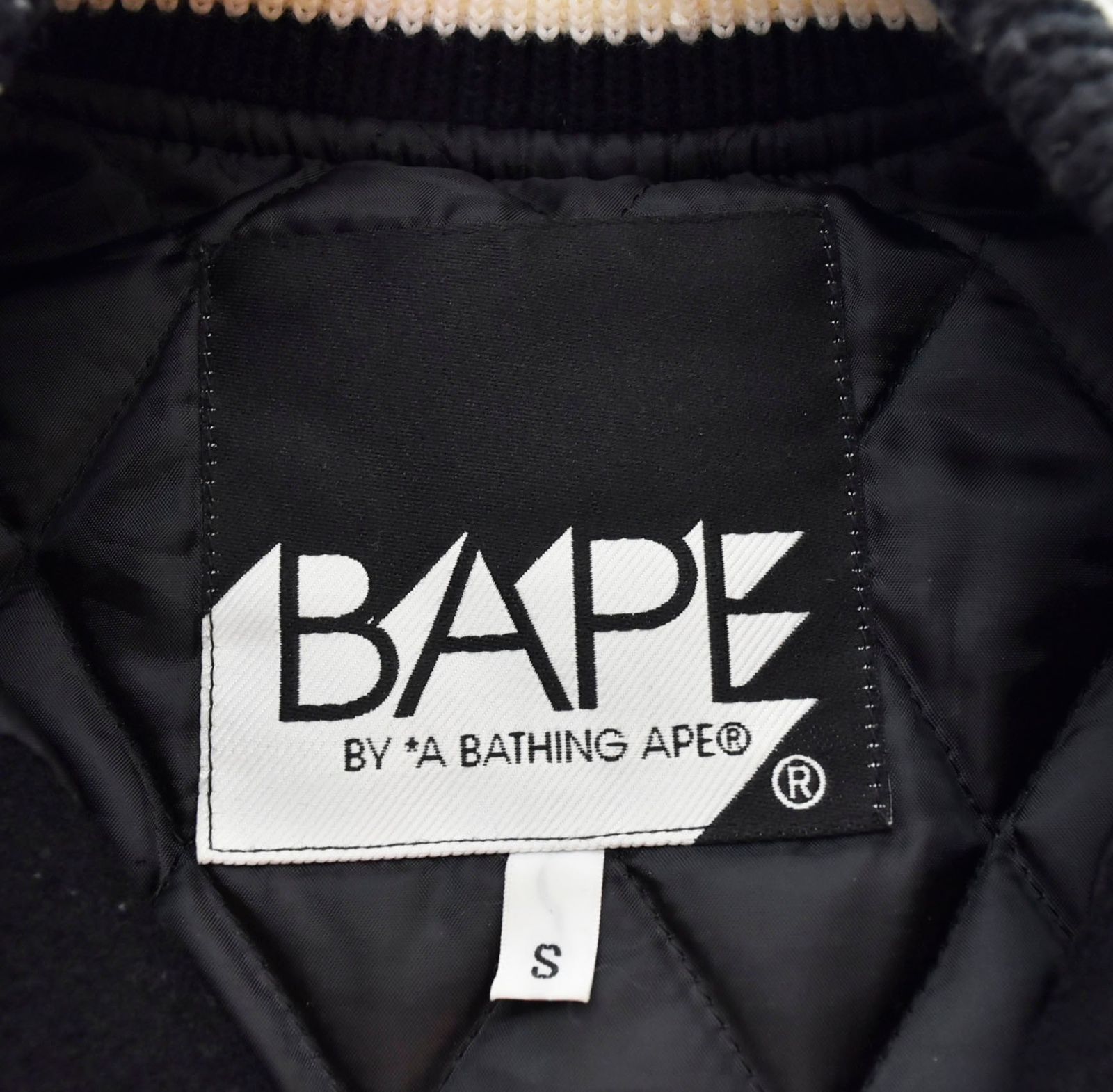 アベイシングエイプ A BATHING APE BAPE busy works go ape スタジャン 