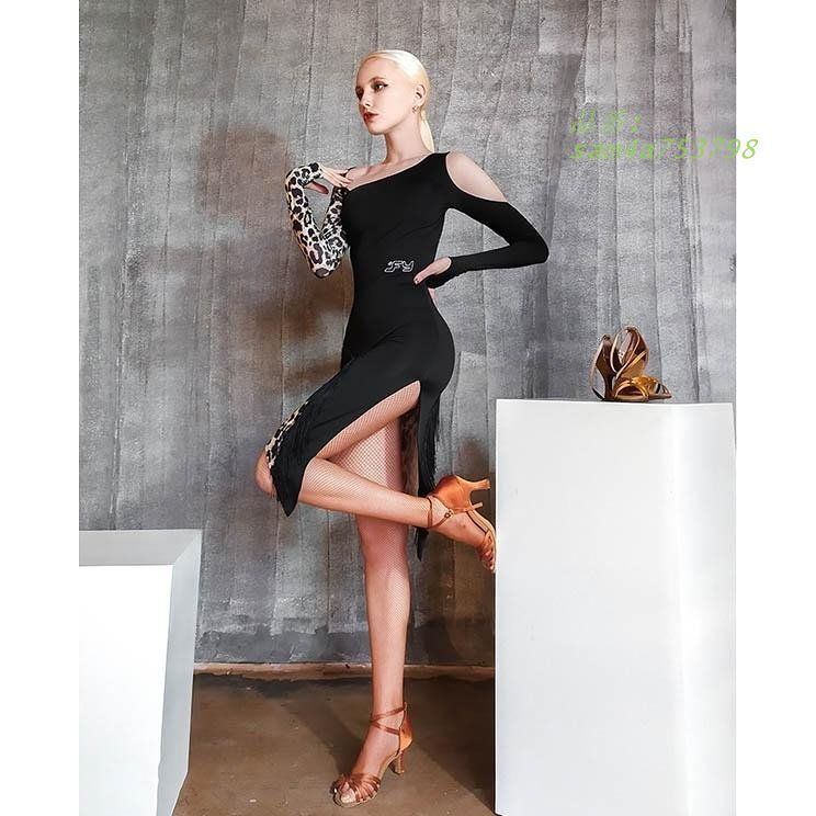 オフショルダー ステージ