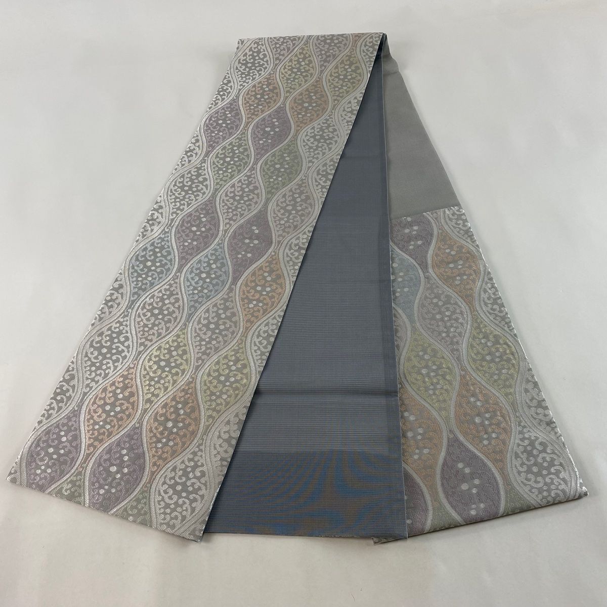 袋帯 多目 美品 逸品 華文 相良刺繍 金糸 茶色 お太鼓柄 正絹