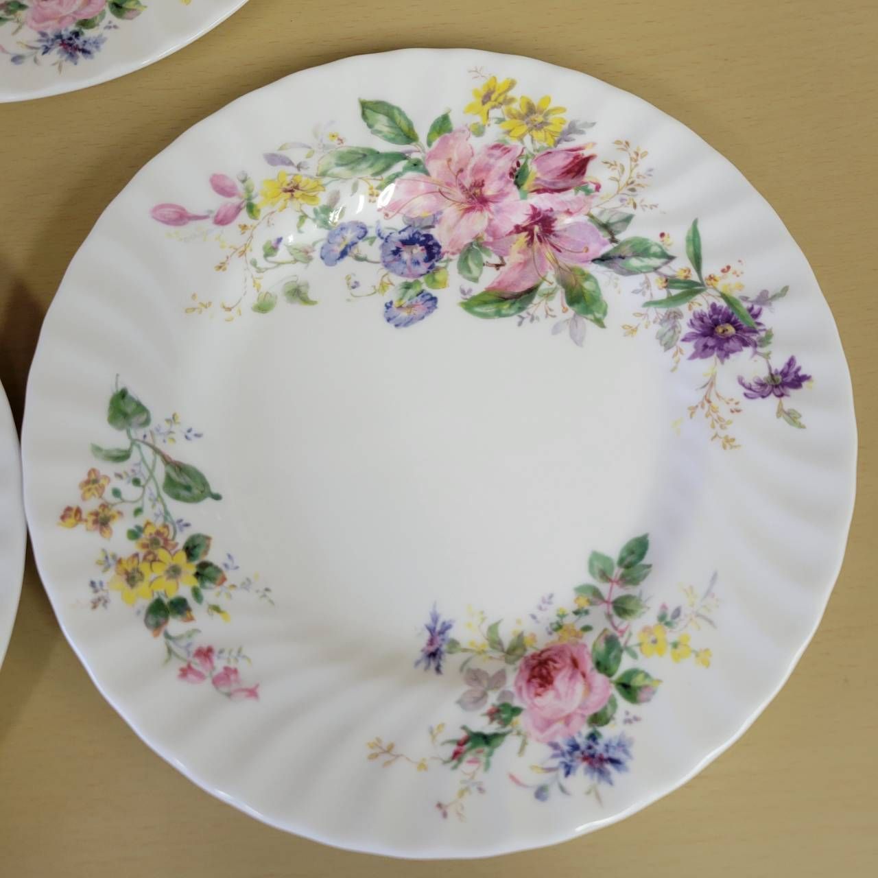 美品　ロイヤルドルトンDOULTON/アルカディア　ケーキ皿6枚 新品ロイヤルドルトンアルカディア カップ＆ソーサー ケーキ皿×6