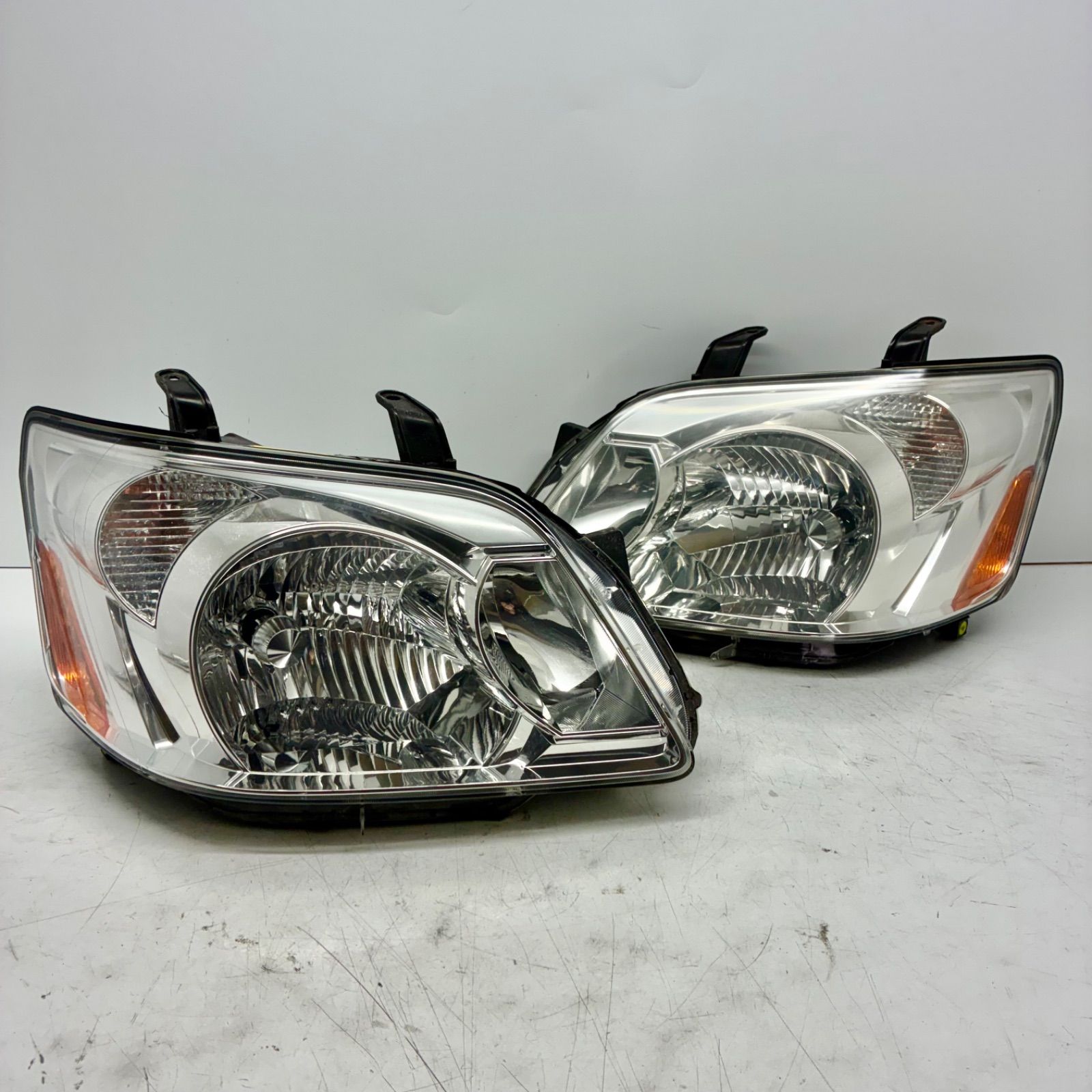 コーティング済 トヨタ AZR60 AZR65 60系 ノア 後期 ヘッドライト ランプ レンズ 左右セット LR HID レベ付 koito 28-181 P71535