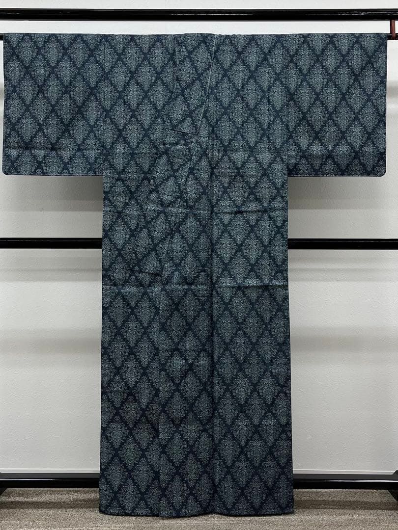 阿波藍天然上染 本場大島紬 単衣 灰汁天然発酵建 モダン 正絹 躾糸付 