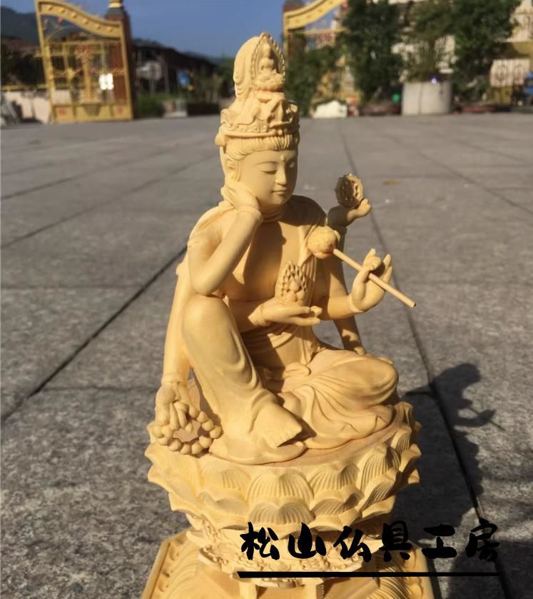 美品 仏教美術 如意輪観音菩薩 坐像 仏像 彫刻 ヒノキ檜木 自然木 職人 手作り 置物 美術品 東洋彫刻 - メルカリ