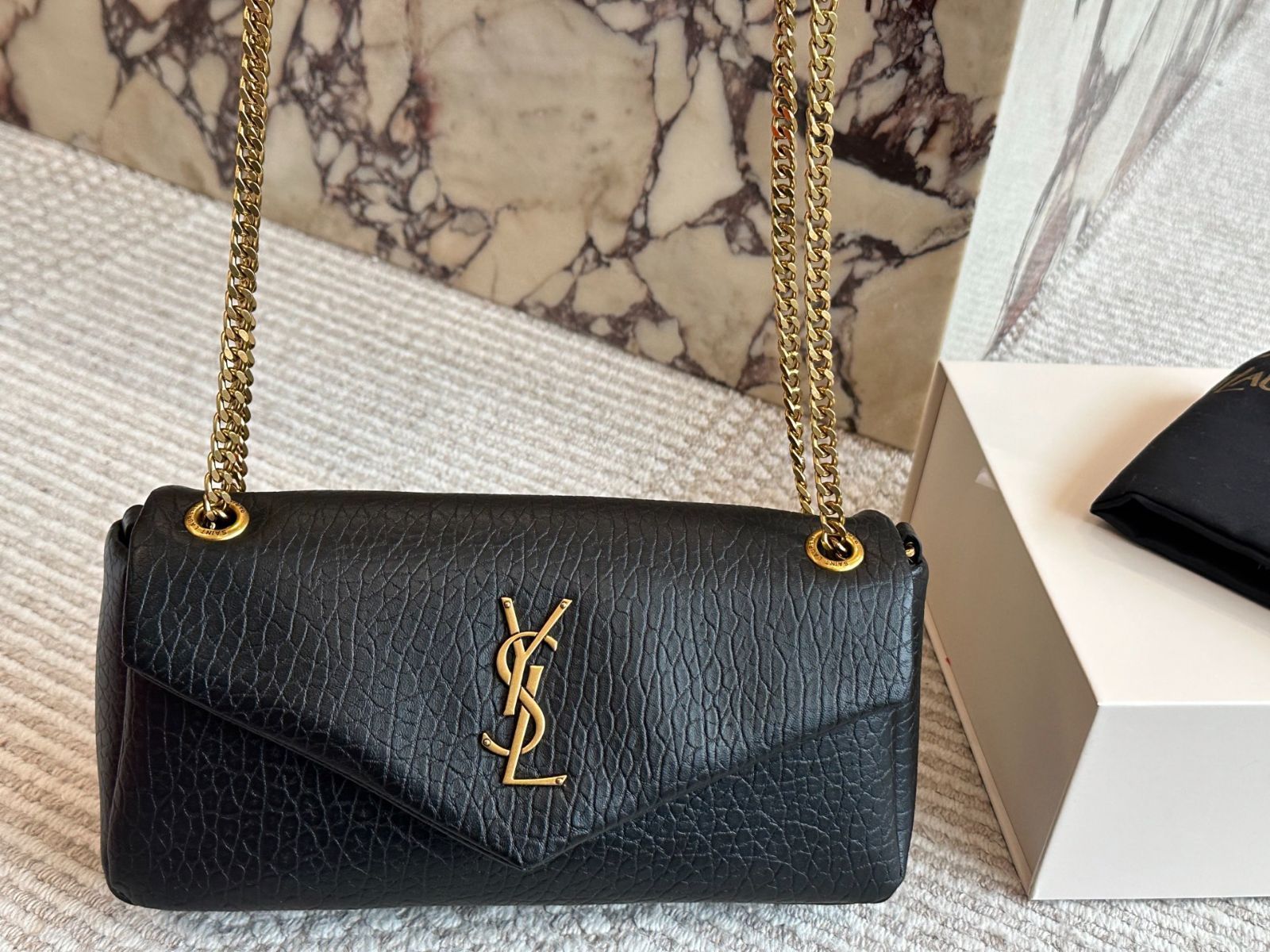 ★送料関税込★Saint Laurent カリプソ ミニ チェーンバッグ カレッジ ミニチェーンバッグ（シャイニークラックルレザー