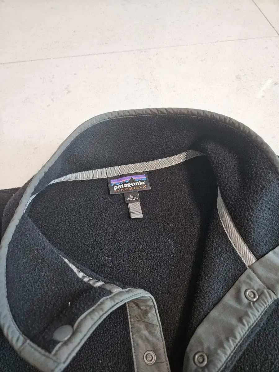 patagonia パタゴニア Synchilla シンチラ xl ブラック フォージーグレイ