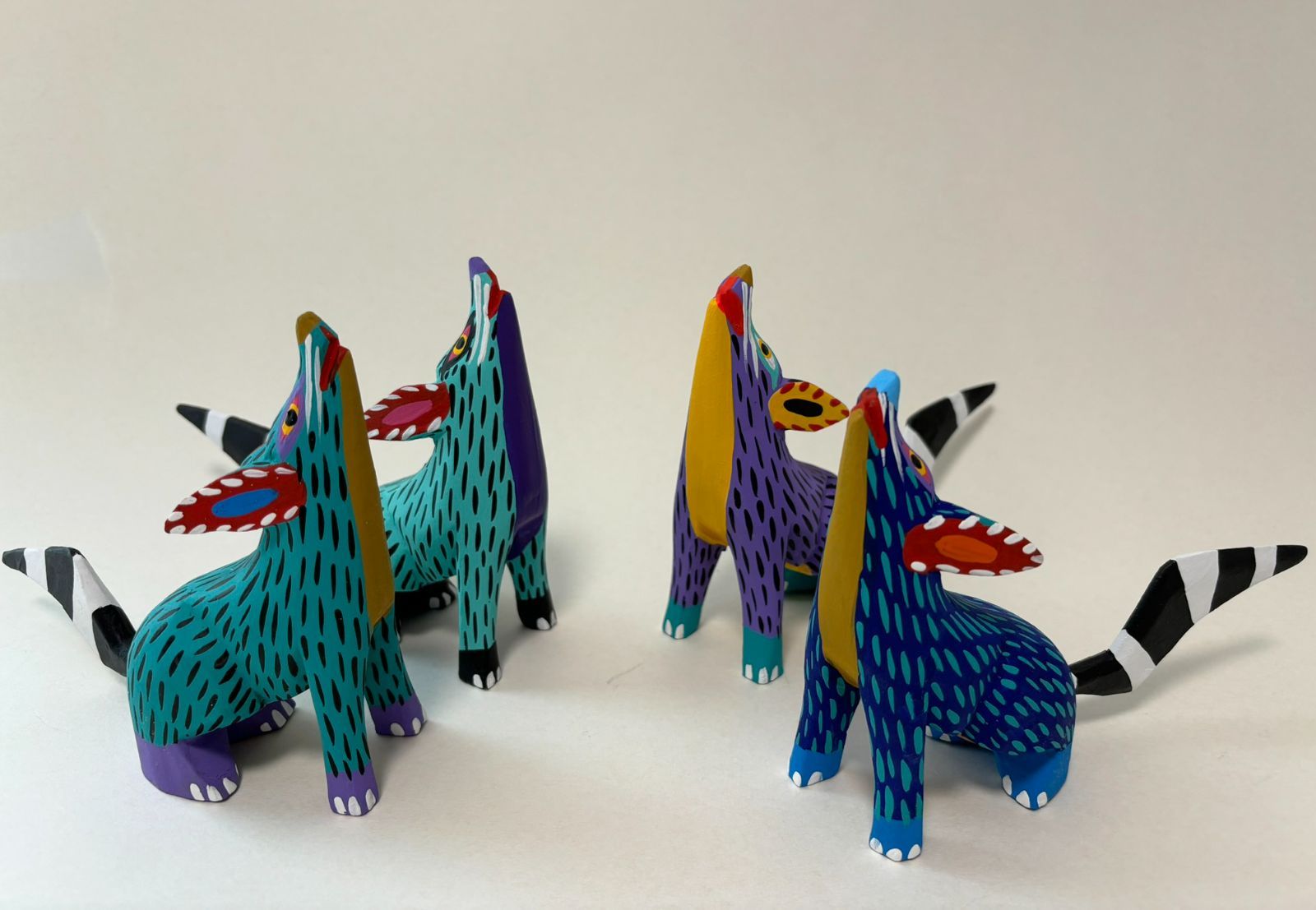 アレブリヘス メキシコ工芸品【見上げるコヨーテ】サイズ小️再入荷️