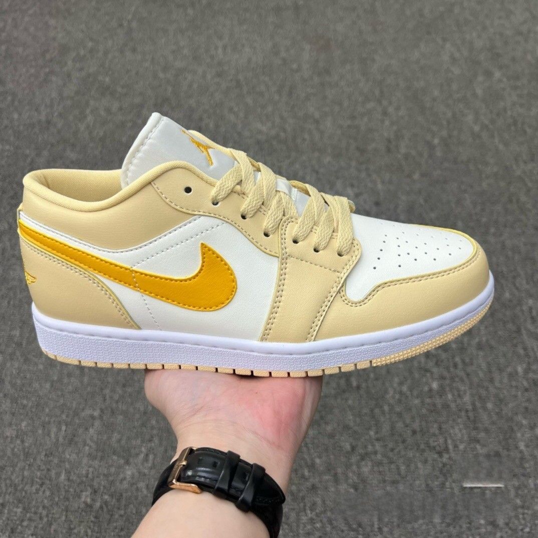 ✨大特価✨新品 未使用  ナイキ NIKE Air Jordan 1 Low “white wolf grey” AJ1 dc0774-170箱付 男女兼用