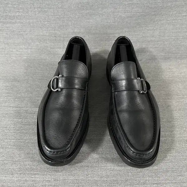 FERRAGAMO フェラガモ ガンチーニ オーナメント ローファー|メンズ 285mm | s106