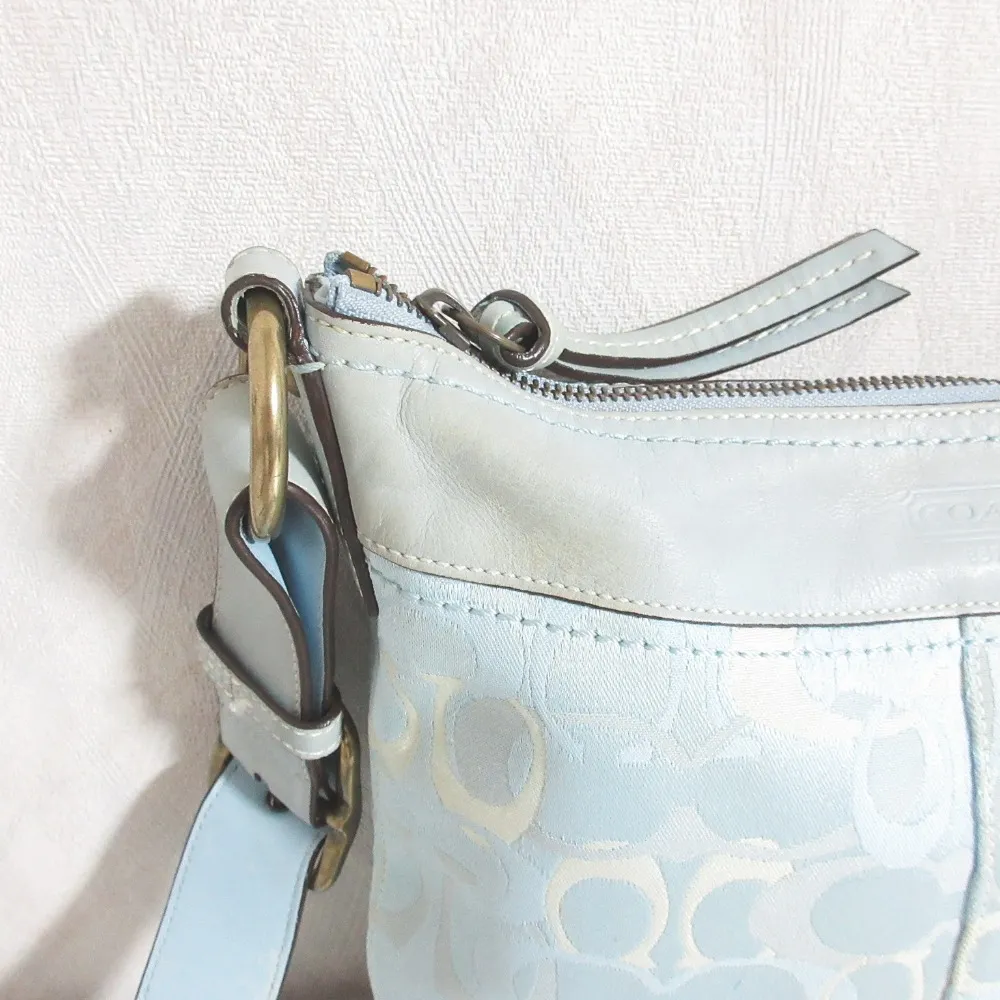 (*)様 COACH ショルダーバッグ ライトブルー COACH コーチ シグネチャー ショルダーバッグ 10378 ライト