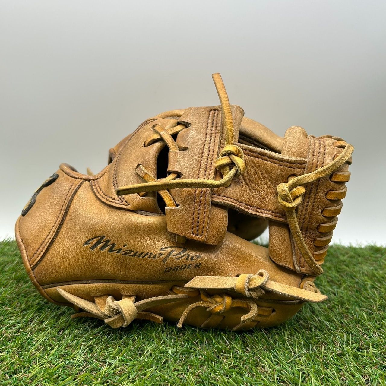 SSK硬式用グローブ、完全試合投手、槇原寛己さん背番号５４時代のネーム刺繍入り SSK硬式用グローブ、完全試合投手、槇原寛己さん背番号54時代