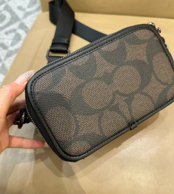 Coach ブロックドシグネチャー