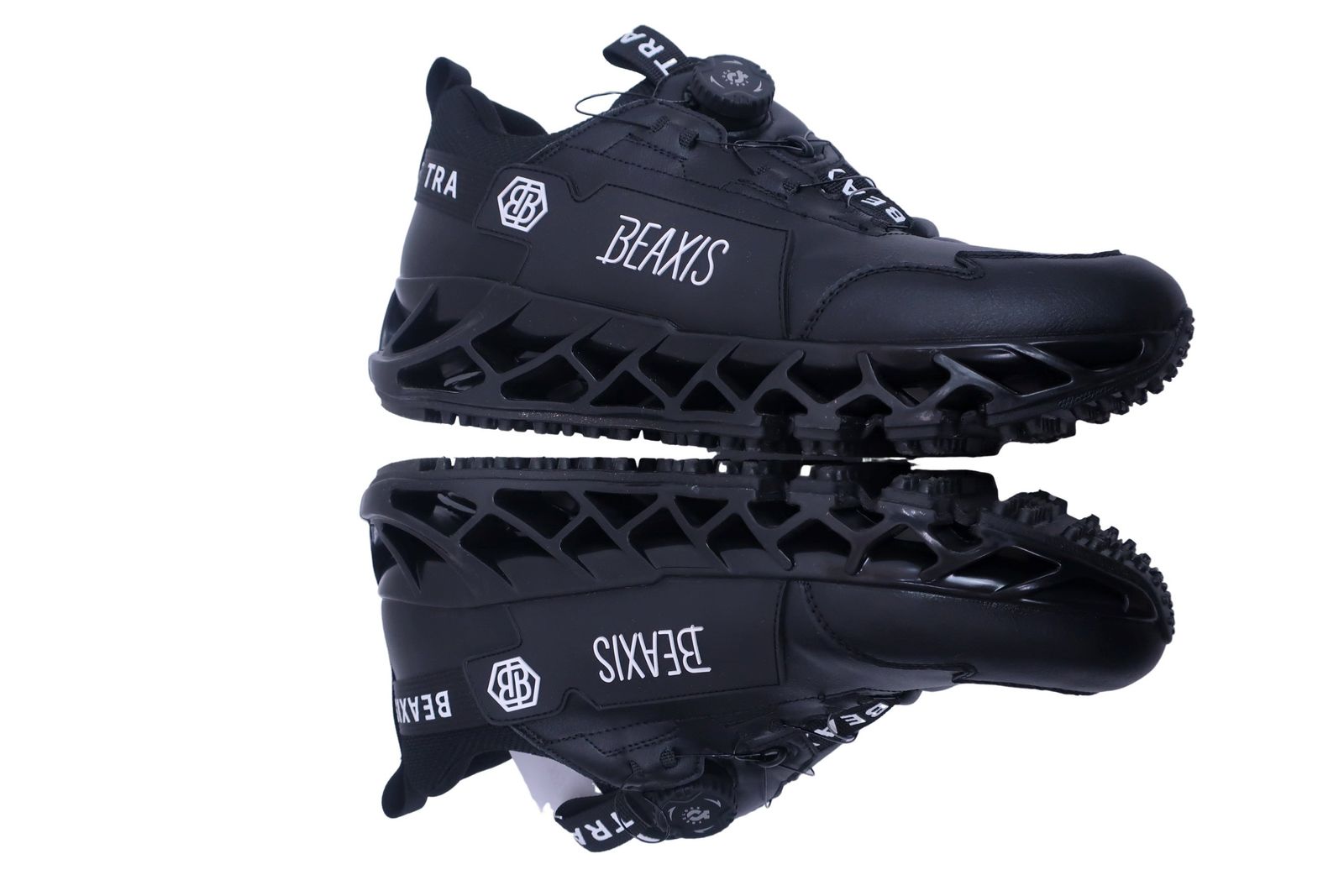 超美品】BEAXIS ダイヤル式スパイクレスゴルフシューズ 黒