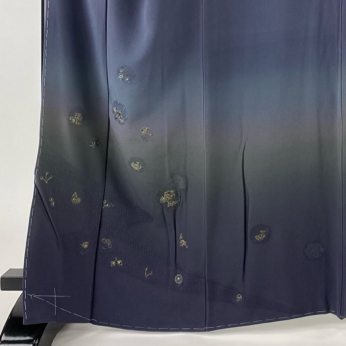 特価！ 新品 桐の花 着物“貴女に注ぐ羨望の眼差し”仕付け糸付 付下げ 2569 新品 銀花仙 蔦 着物“和の香届けて”正絹 仕付け糸付 訪問着 2891