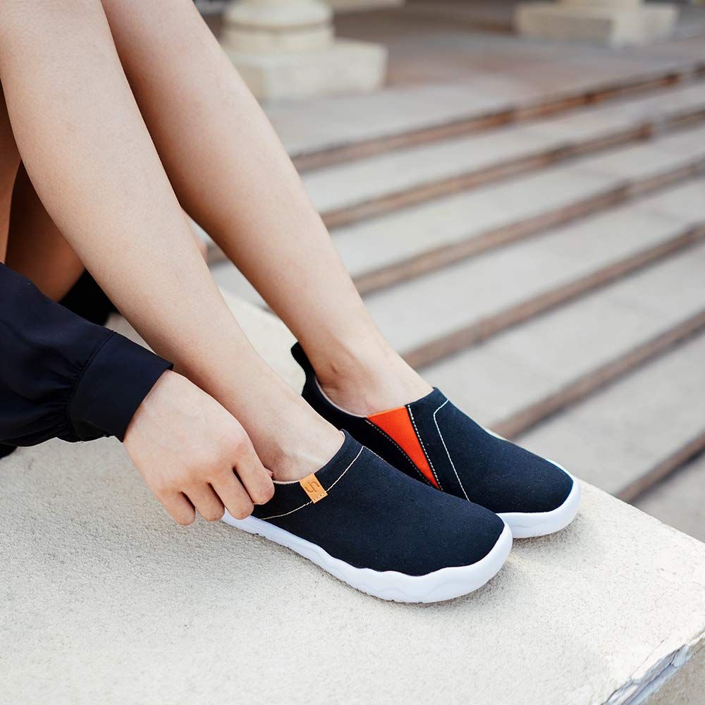 UIN レディースローファーフラットキャンバスシューズスリッポンボートシューズ花柄グラフィティシューズ美しい旅行シューズかかとなし軽くて快適