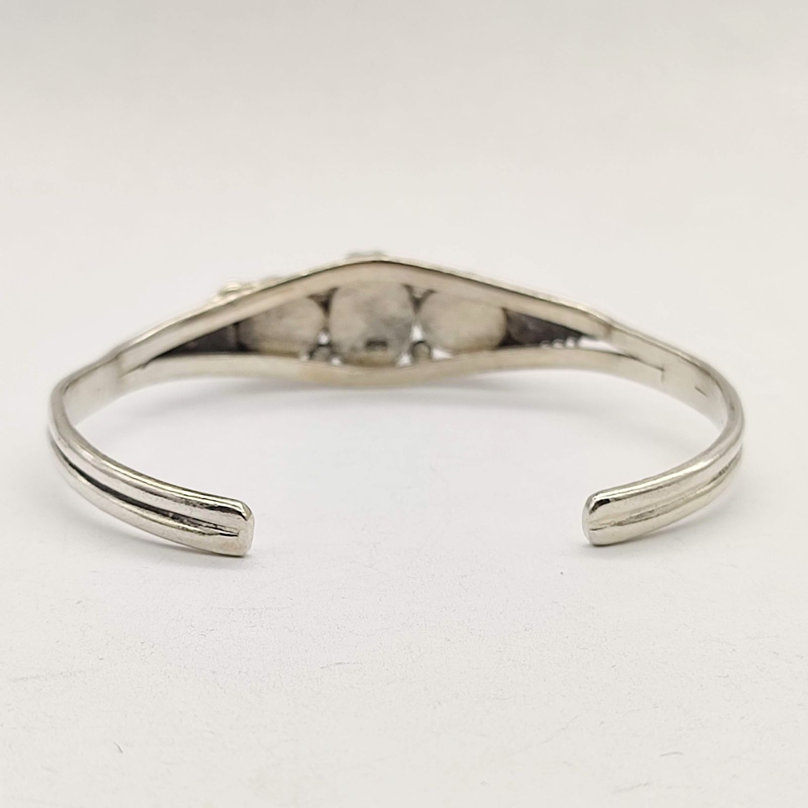 美品】ホワイトターコイズデザインバングル リーフ SILVER
