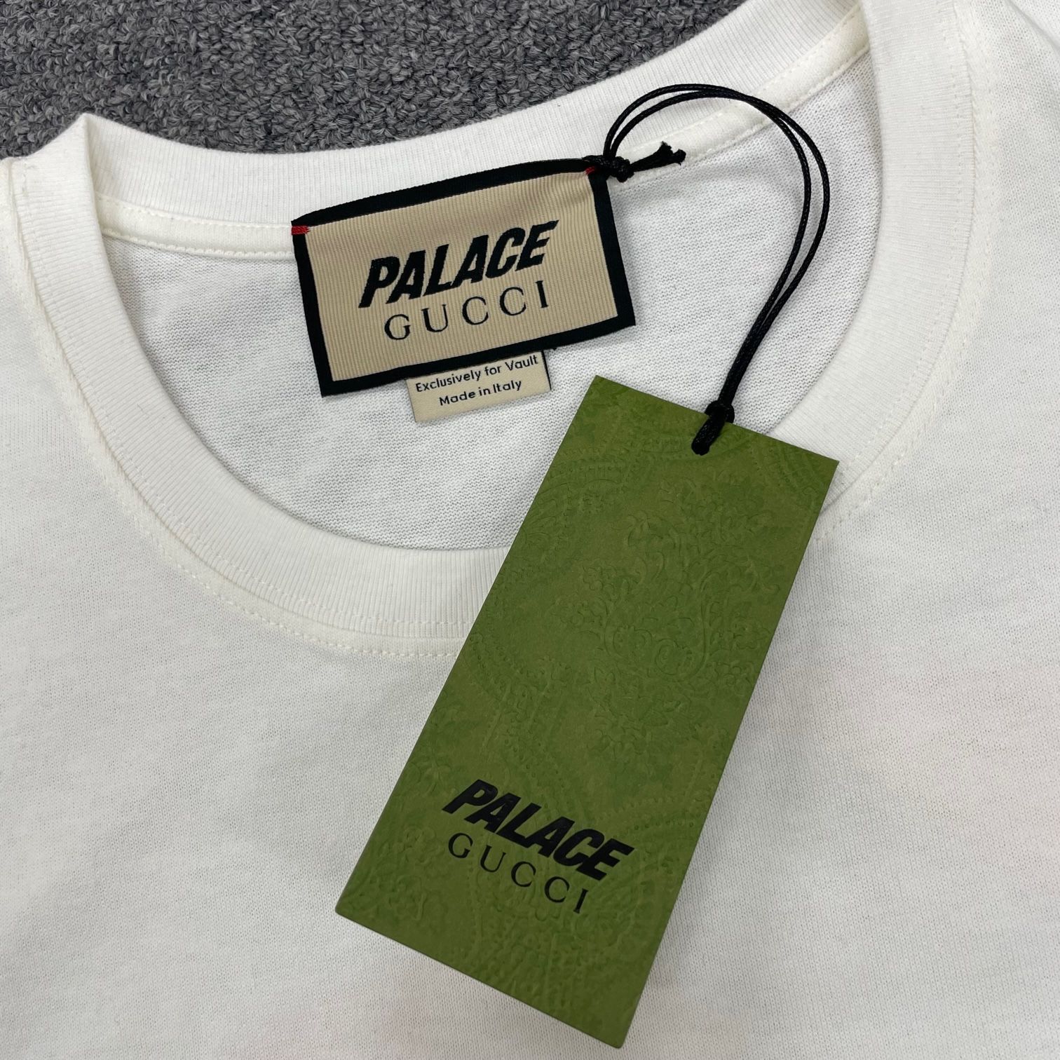 GUCCIパレス　Tシャツ GUCCI ( グッチ ) × PALACE ( パレス ) PALAZZO GUCCI Tシャツ
