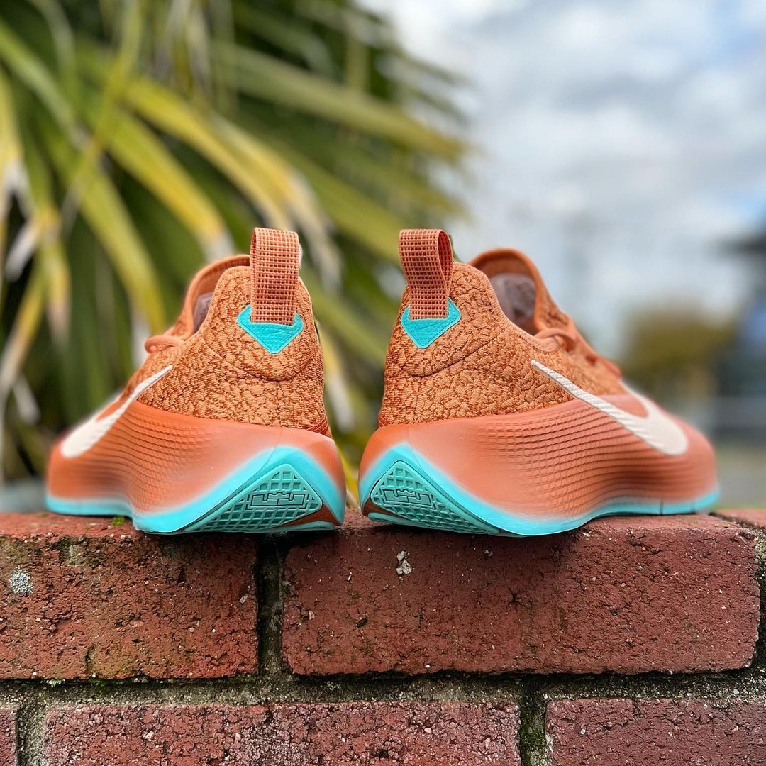 【NIKE】LeBron TR 1 / ナイキ レブロン TR 1 送料間税込 Nike LeBron TR 1 James Better With Age Brown Men Cross