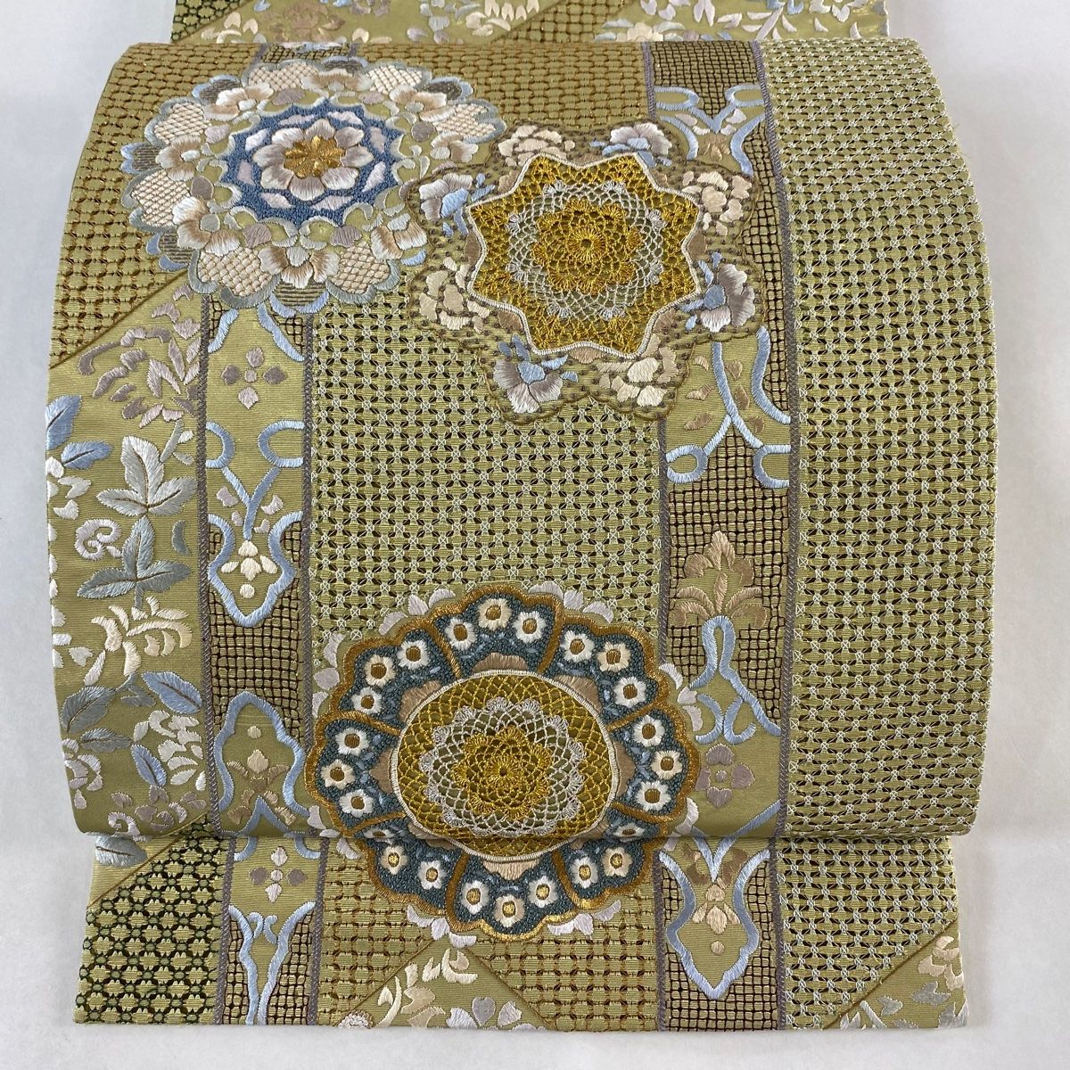 袋帯 美品 逸品 華文 刺繍 金銀糸 金色 六通 正絹 【中古