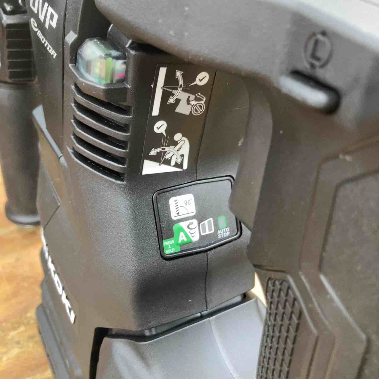 蓄電池2個