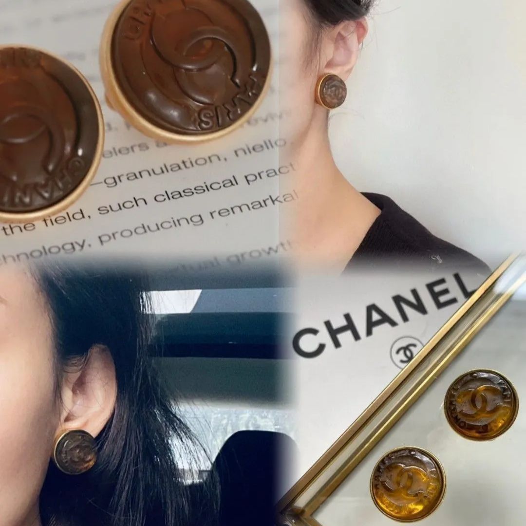 CHANEL】 最終値下げ シャネル 最新 茶色クリスタル レタリング ピアス - メルカリ