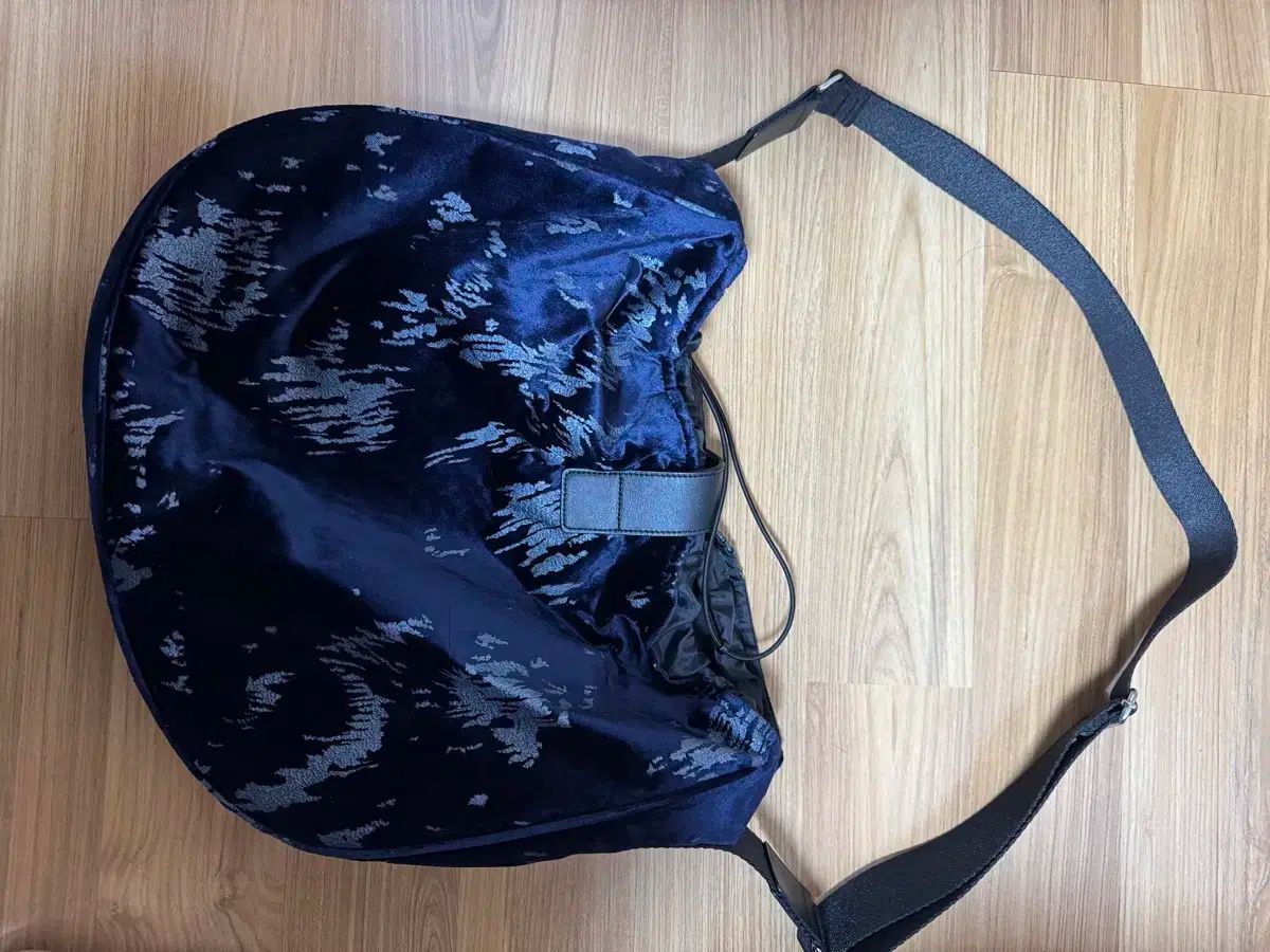 Hatchingroom ウェイビーバッグ ツアーベルベット ネイビー