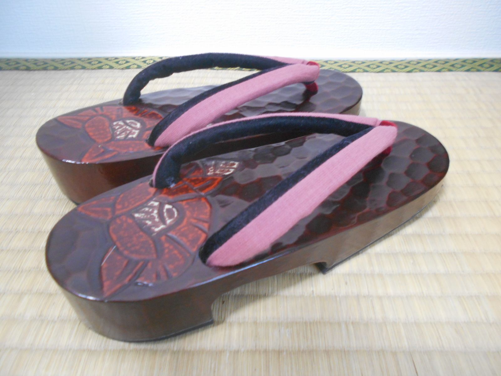 雪下草 桐下駄 鎌倉彫右近 ピンク色本天のぞき ２２.５−２４.５ｃｍ