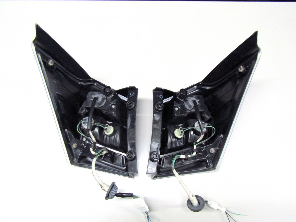 ホンダ GP3 フリードスパイク ハイブリッド 純正 左右 テールランプ