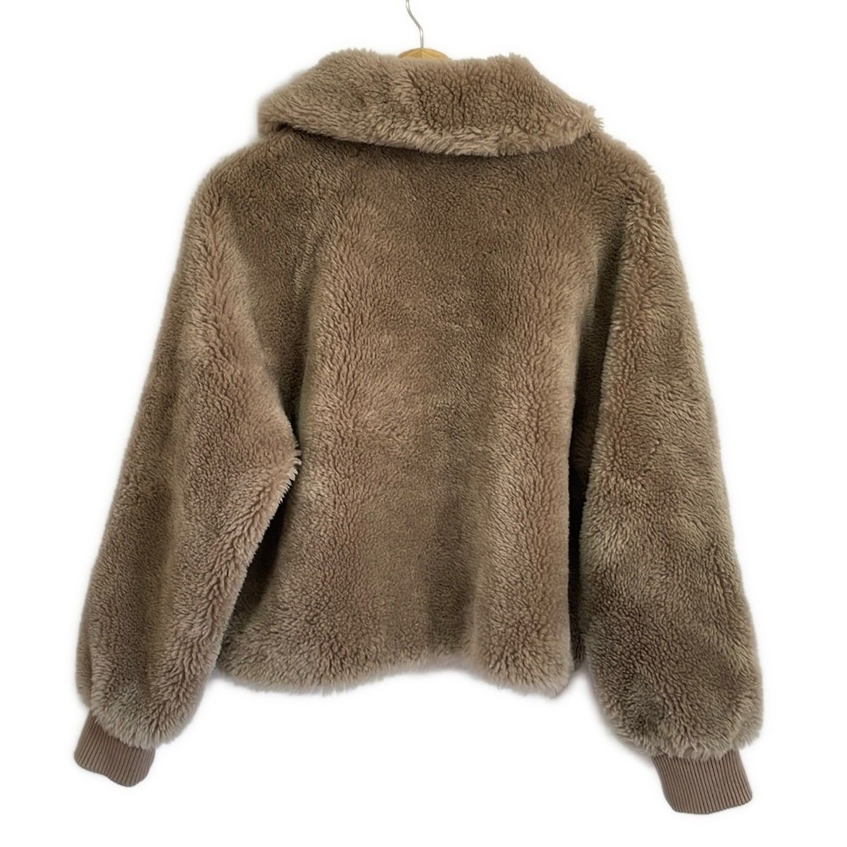 ピンクベージュ 長袖