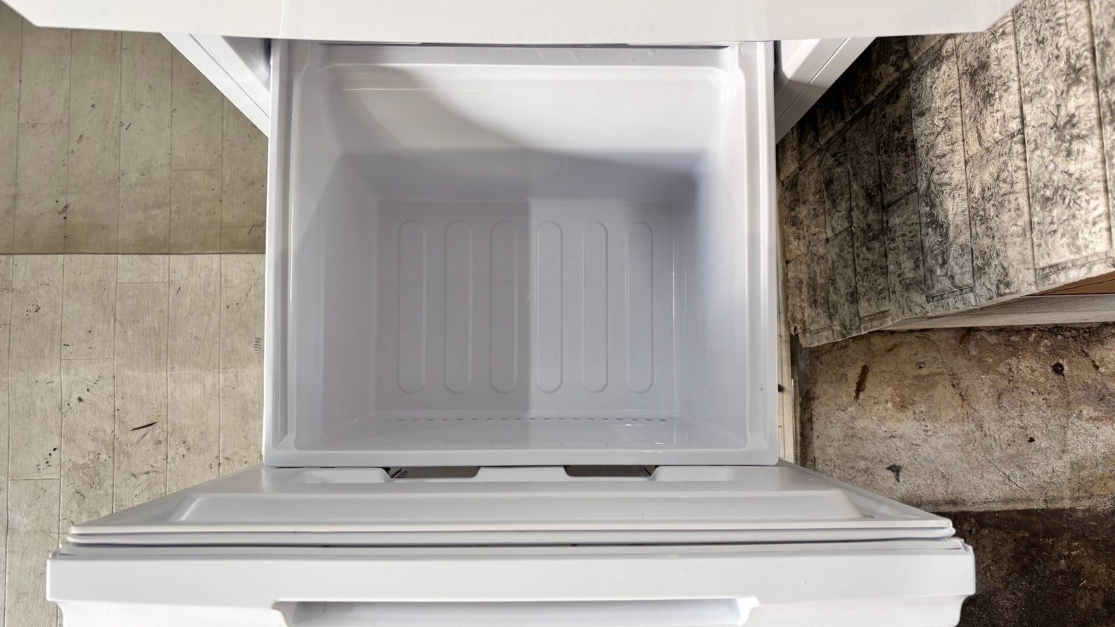 大阪送料無料☆3か月保障付き☆冷蔵庫☆シャープ☆2ドア☆2020年☆SJ