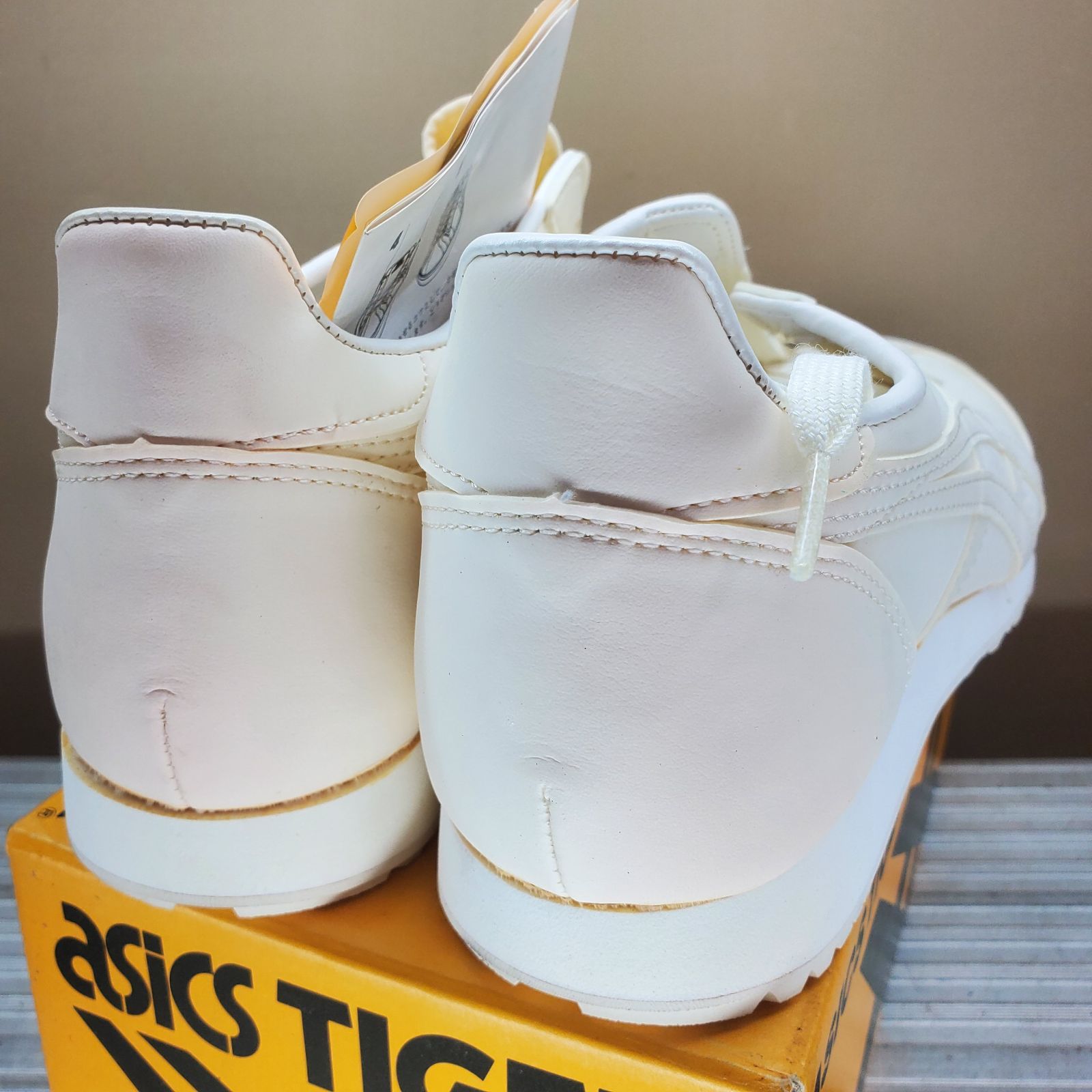夏だ！味のある白セール！】【80sデッドストック！】1982 asics