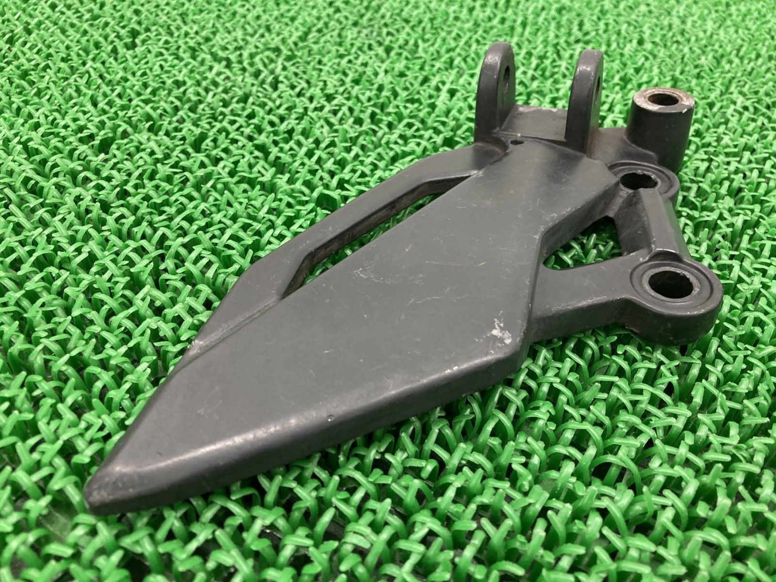 NINJA300 ステップホルダー 左 カワサキ 純正 バイク 部品 メインステップ ニンジャ 曲がり無し 品薄 希少品 車検 Genuine 【中古】 2