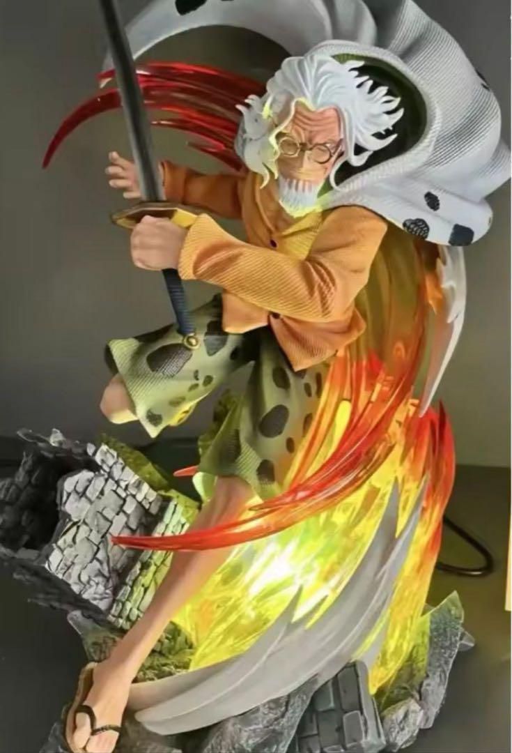 ワンピース　シルバーズ・レイリフィギュア　30cm
