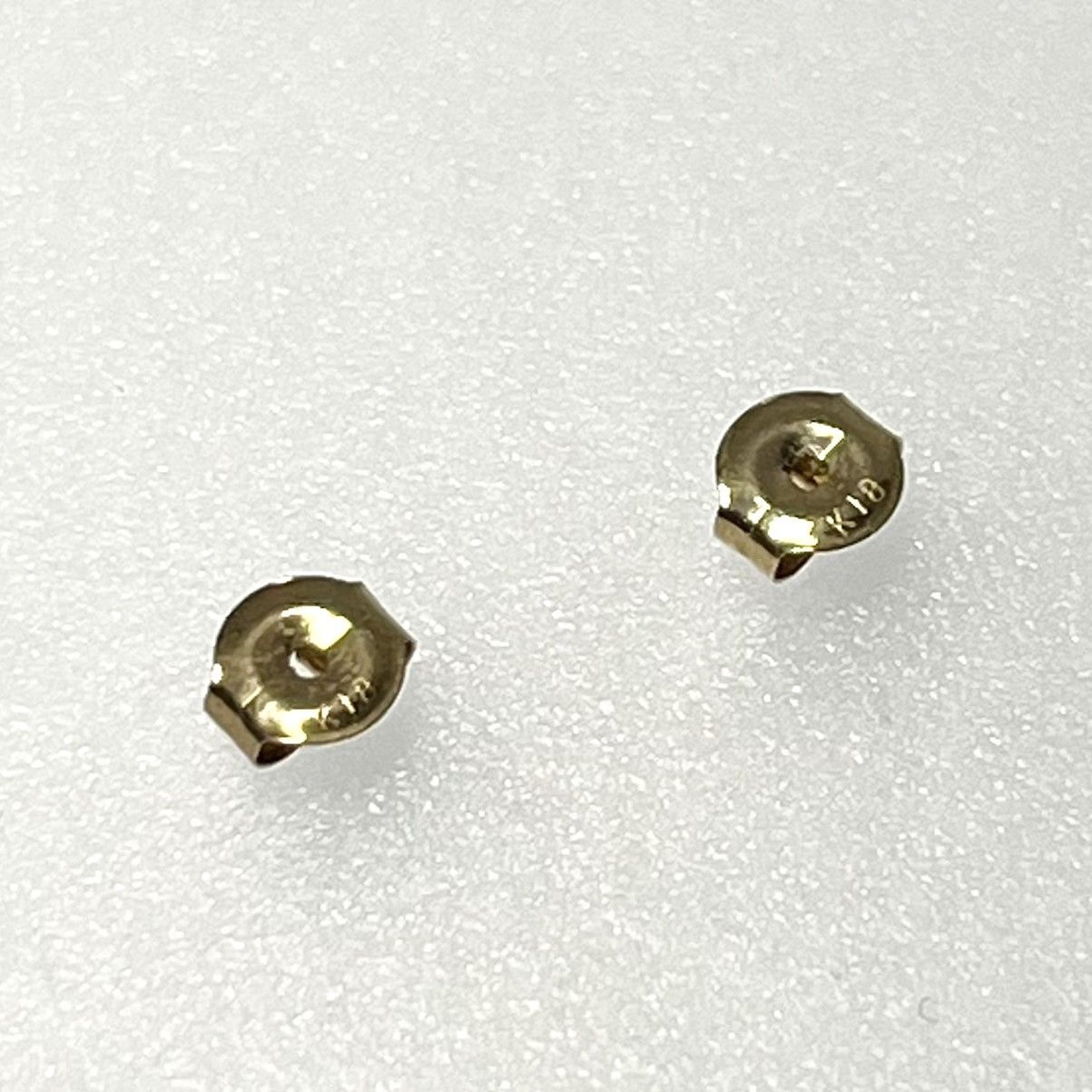 値下げ！agete アガット ピアス K18YG ホワイトシェル ブランド