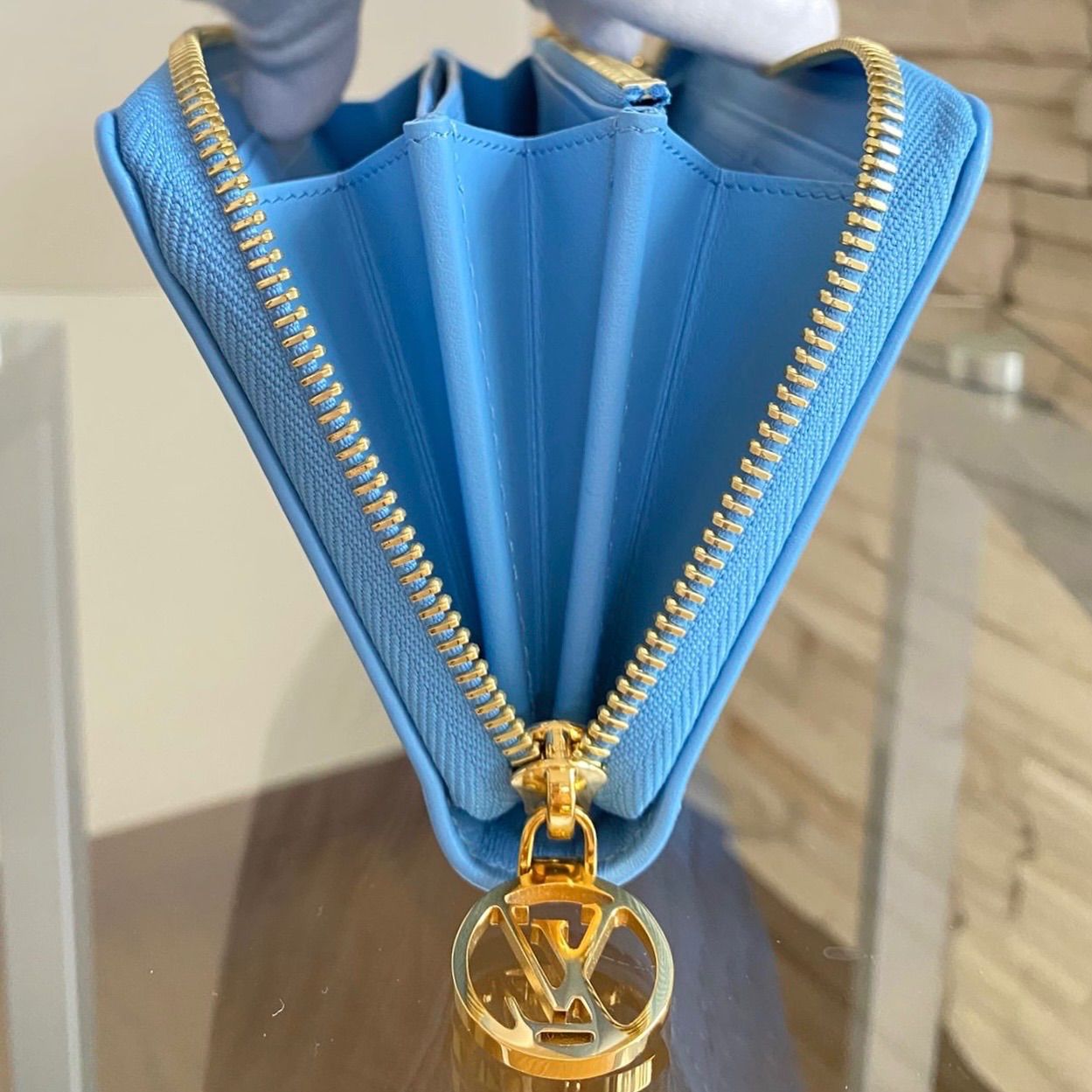 Louis Vuitton 長財布(ラウンドファスナー) クッサン ブルー - メルカリ