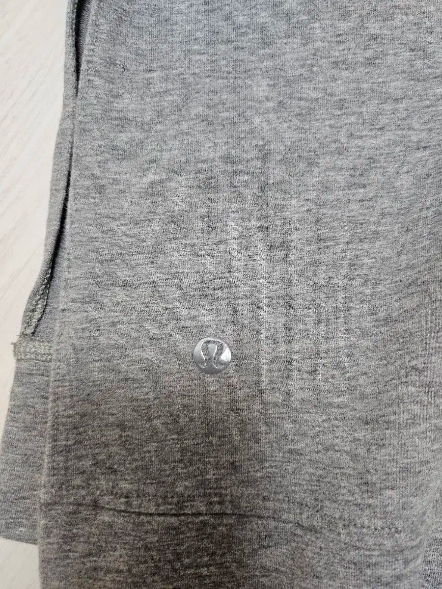 アシメントリー Tシャツ