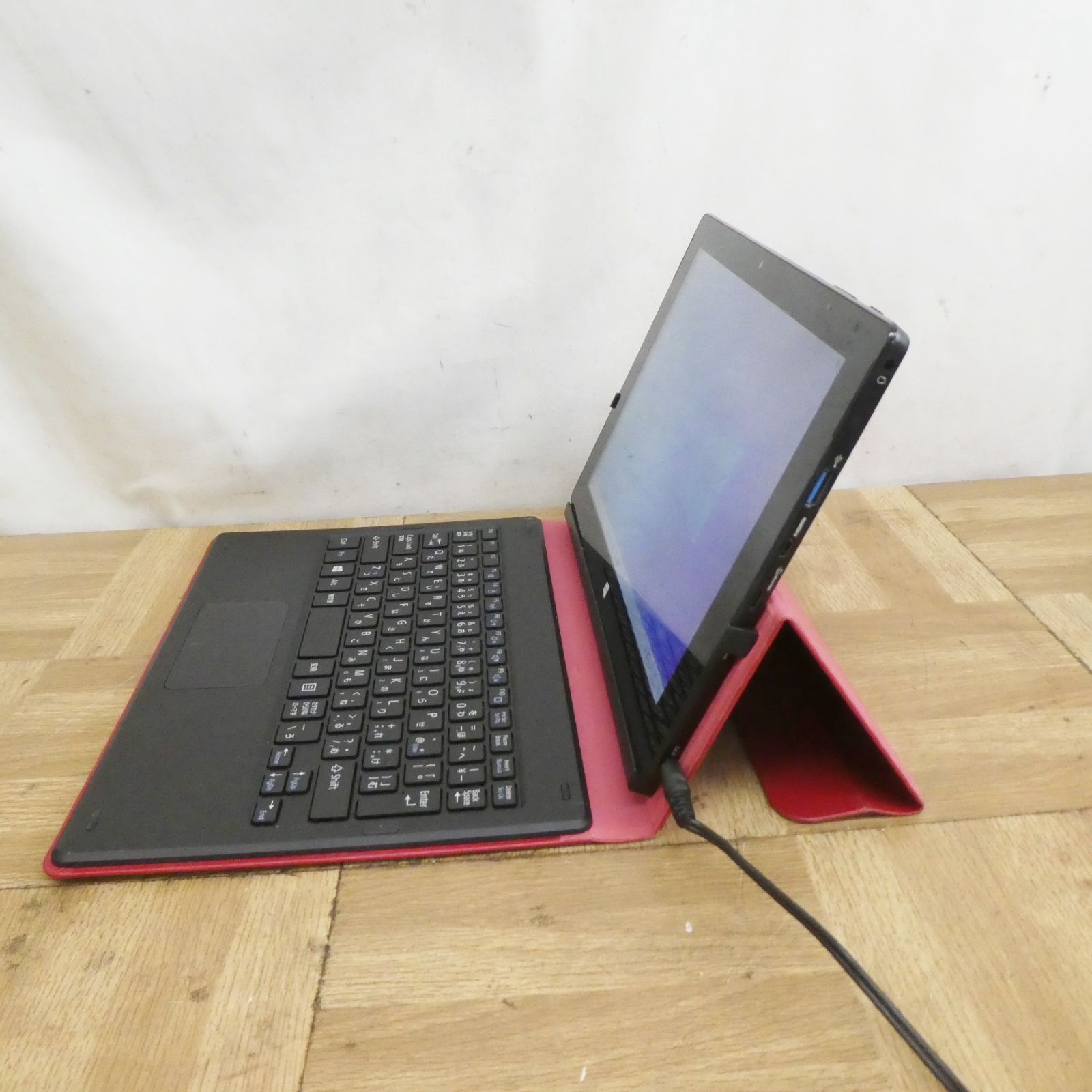 Q829【動作品】富士通 arrows Tab Windows10搭載 タブレットPC