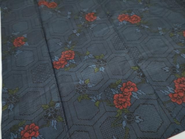 平和屋着物●本場大島紬　7マルキ　亀甲舞花文　反端付き　正絹　逸品　DAAY5223ud 平和屋着物○本場大島紬 7マルキ 亀甲舞花文 反端付き 正絹 逸品