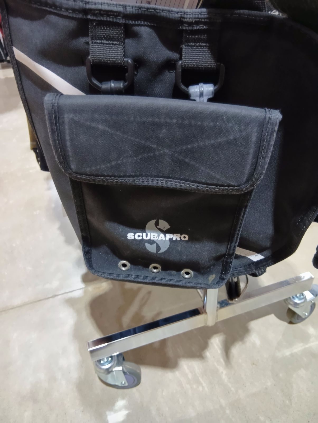 SCUBAPRO - スキューバプロ トラベラー BCD Sサイズ Air2装備 中古 スキューバプロ トラベラー BCD Sサイズ Air2装備 中古 - メルカリ