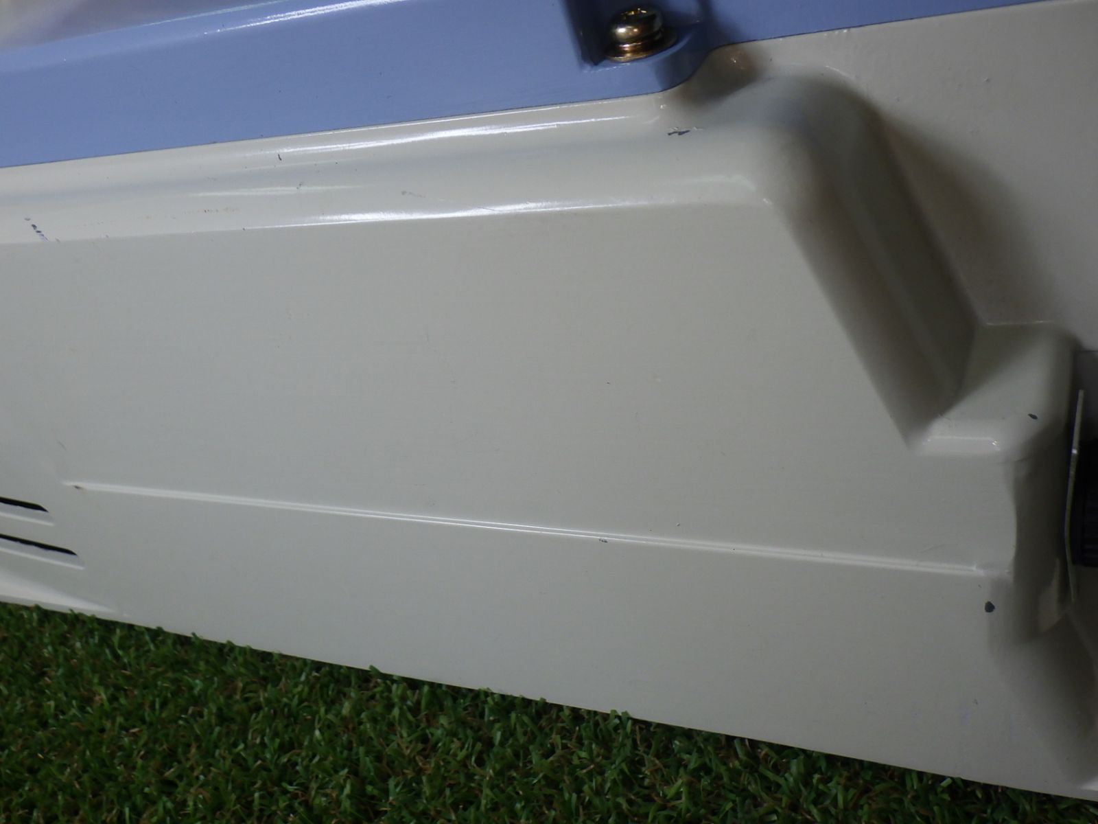 金属板などを切断するために 卓上糸のこ盤AF-eco1