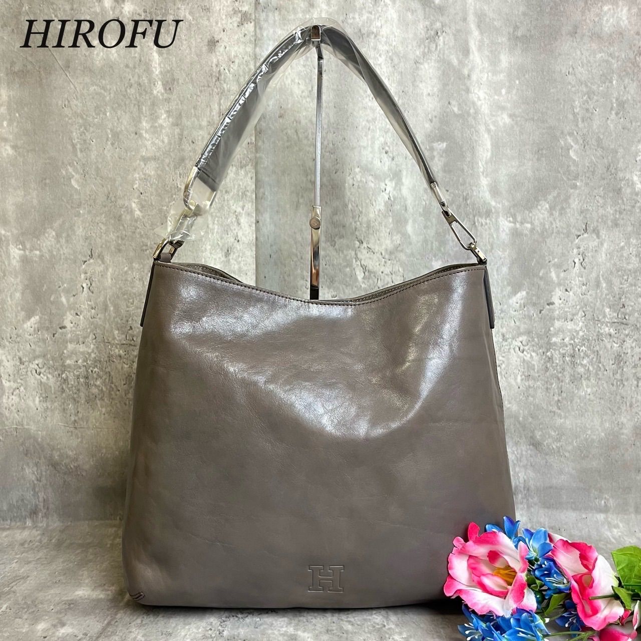 ✨良品✨ HIROFU ヒロフ ワンショルダーバッグ トートバッグ ロゴ型押し シルバー金具 A4収納 大容量 レザー レディース グレー 灰色 -  メルカリ