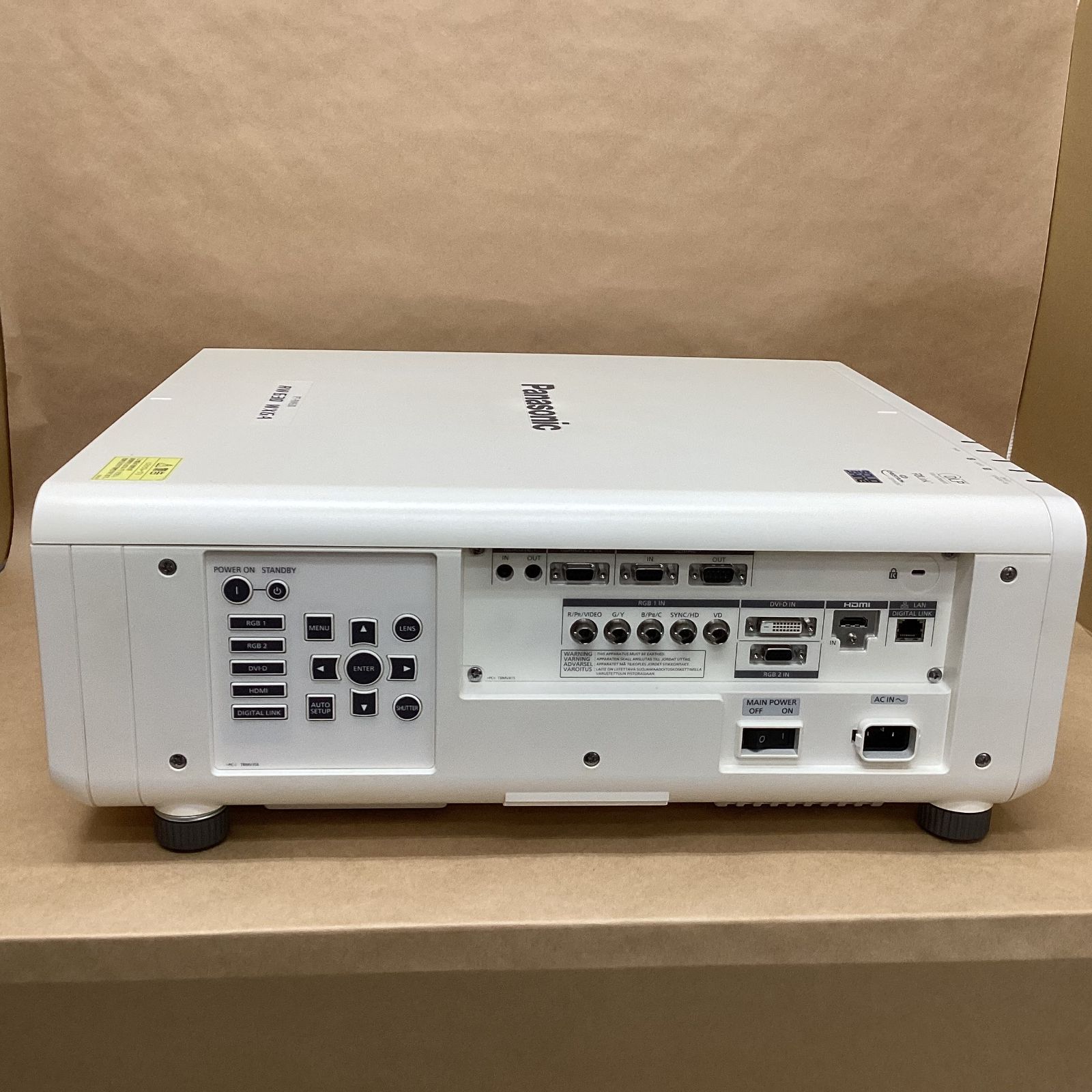 ランプ使用6200時間 Panasonic DLP方式プロジェクター PT