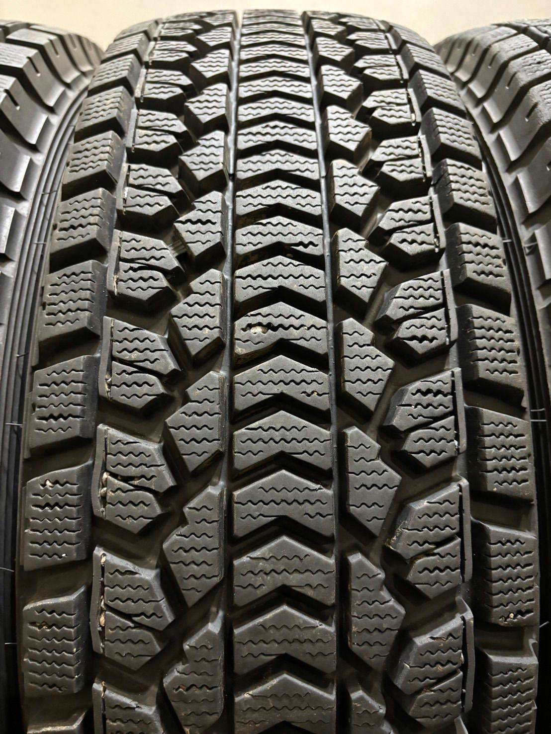 ランクル 76 235-80-R16 ダンロップSJ5 スタッドレス ☆235/80R16 DUNLOP/GRANDTREK SJ5 20年製 スタッドレス 4本