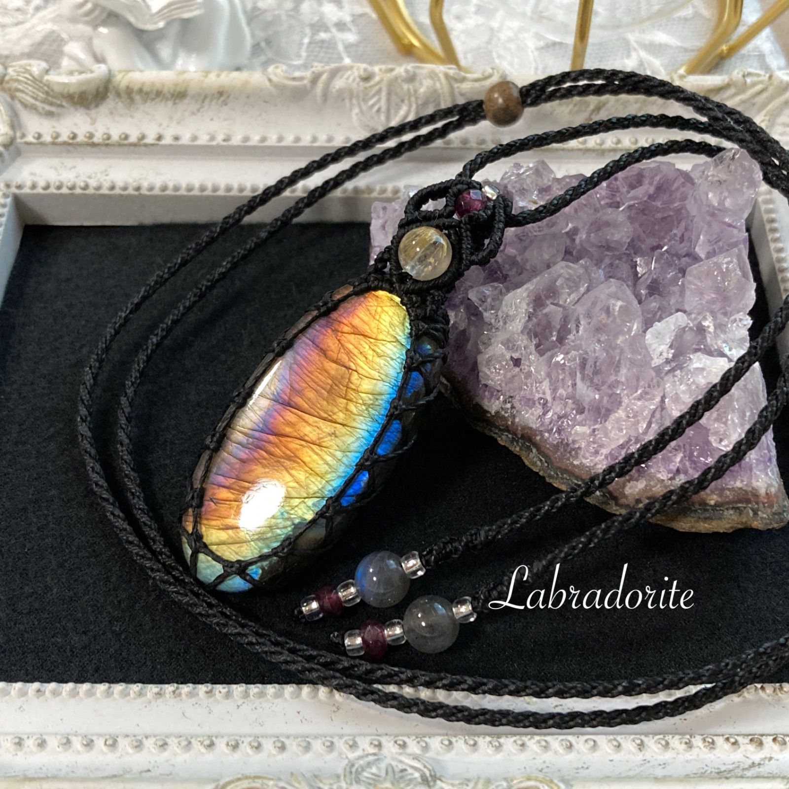 マルチカラー（レインボーカラー）ラブラドライト　 天然石マクラメ編みネックレス