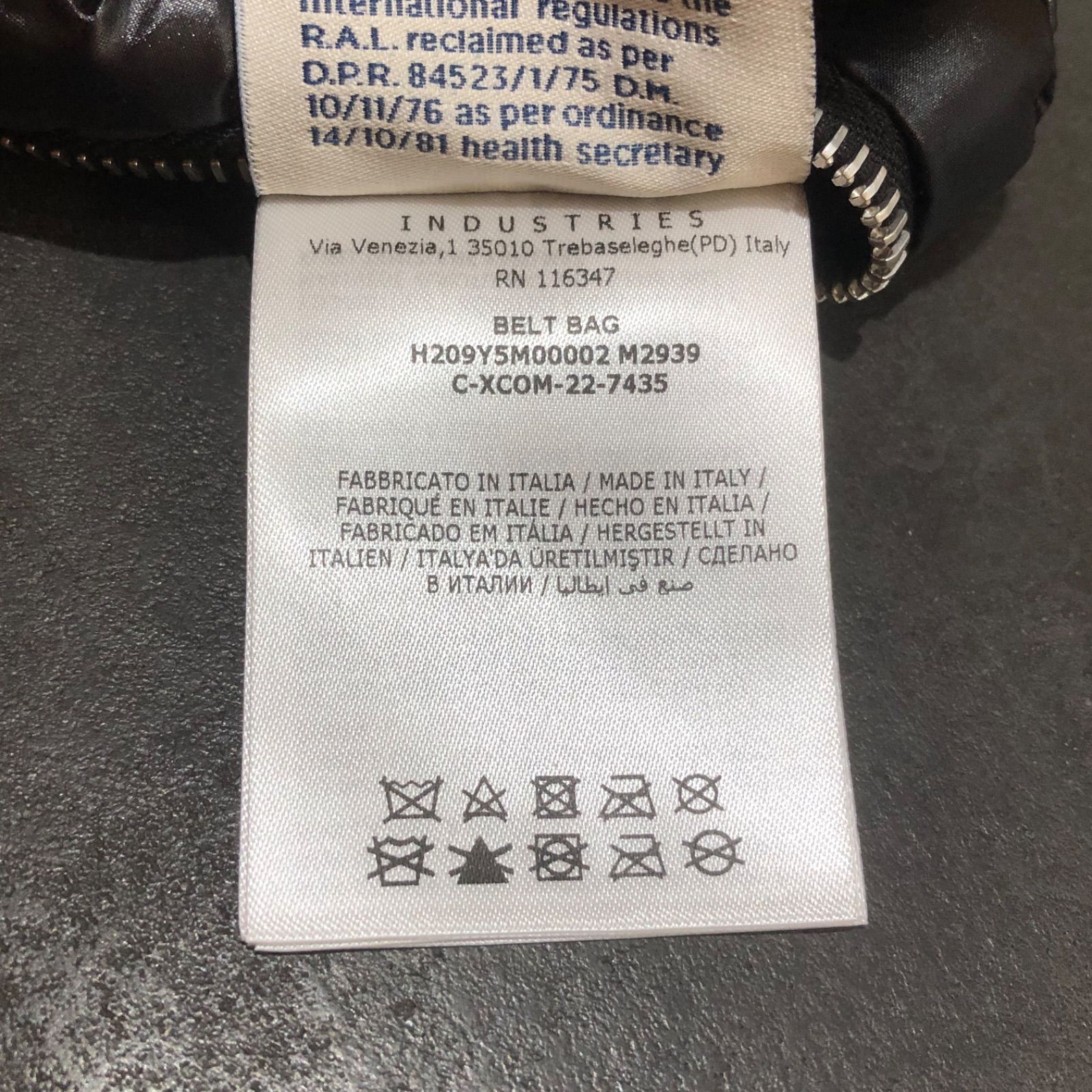 国内正規 MONCLER 1017 ALYX 9SM ダウン パファー ベルトバッグ 