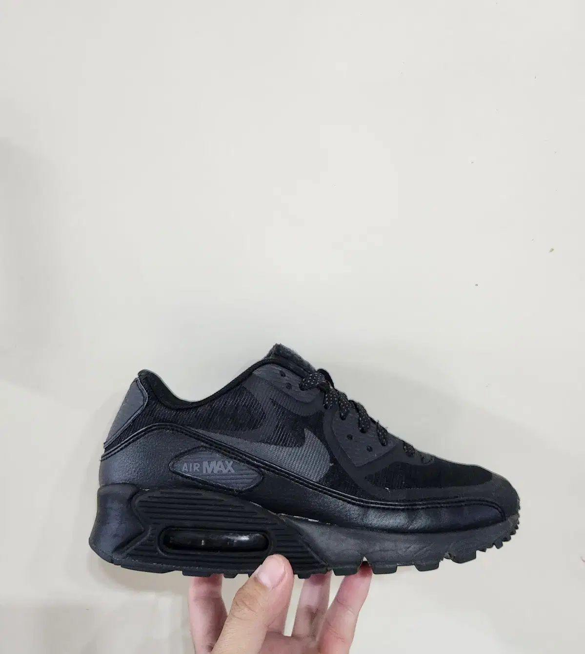 240 NIKE(ナイキ) エアマックス 90 コンフォート CMFT プレミアム テープ:最も生産中止の少ない製品