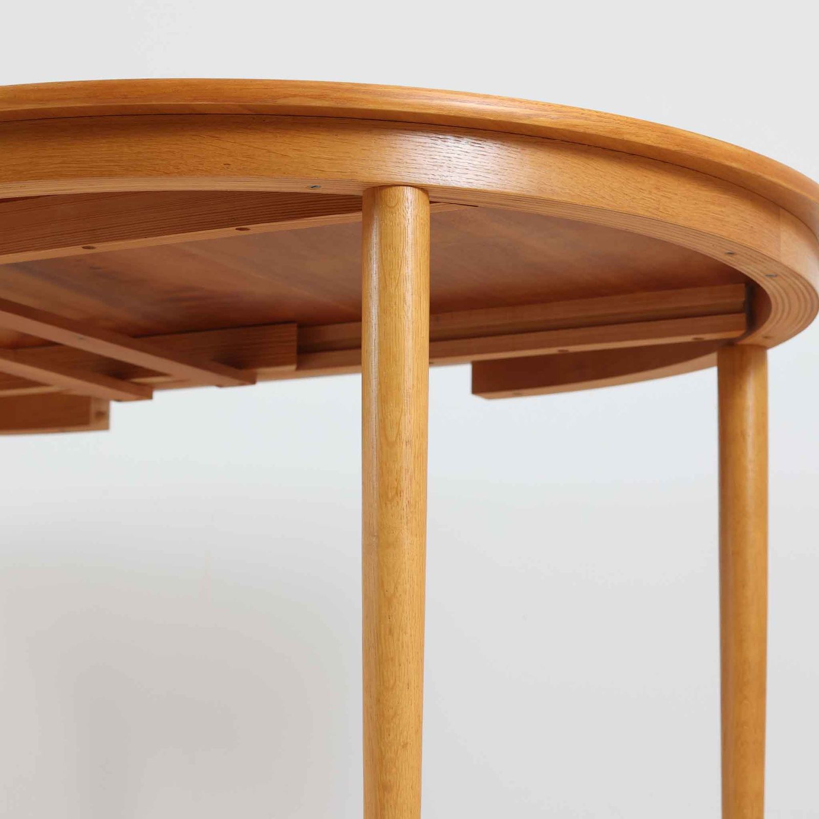 円形エクステンションダイニングテーブル